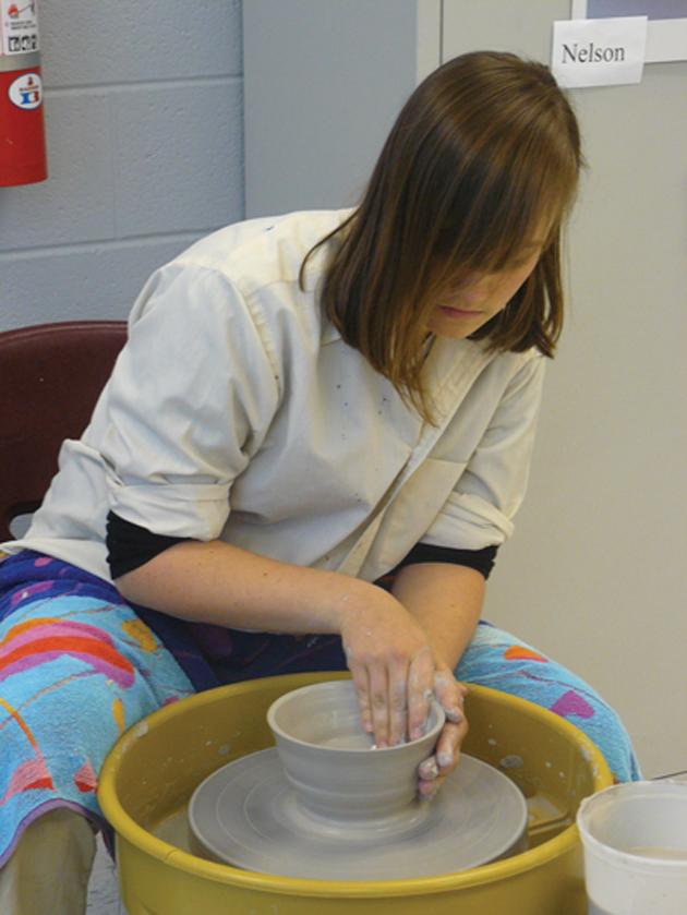 Student+artists+create+bowls+for+event