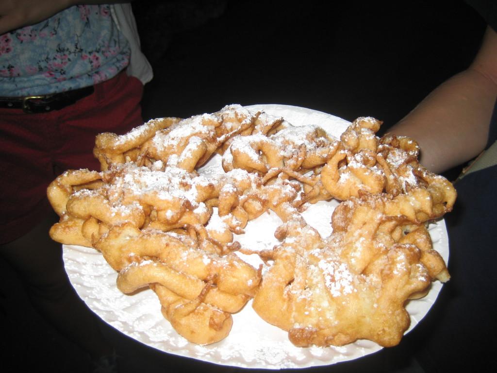 Funnel+cakes+remain+one+of+the+most+popular+fair+foods.+Photo+by+Alison+Dominoske.