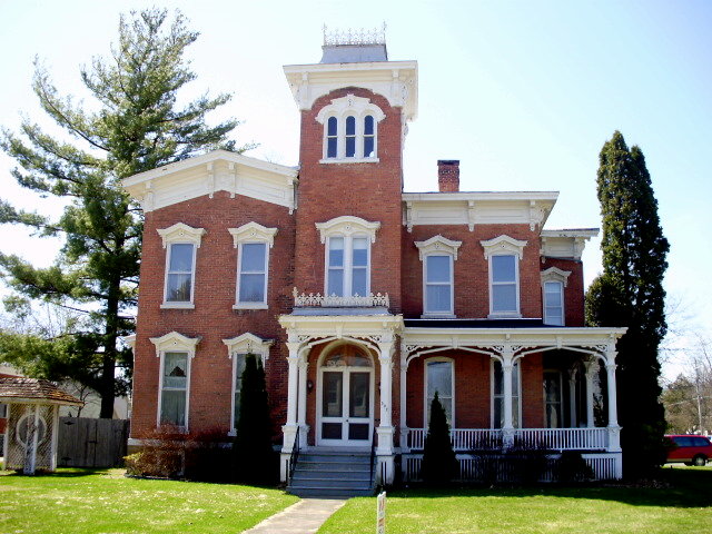 The Farnam Mansion is in the typical Victorian style. Photo courtesy of Wikimedia Commons.