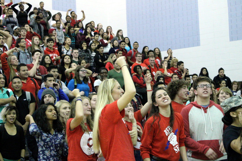 Seniors cheer their loudest at the pep rally