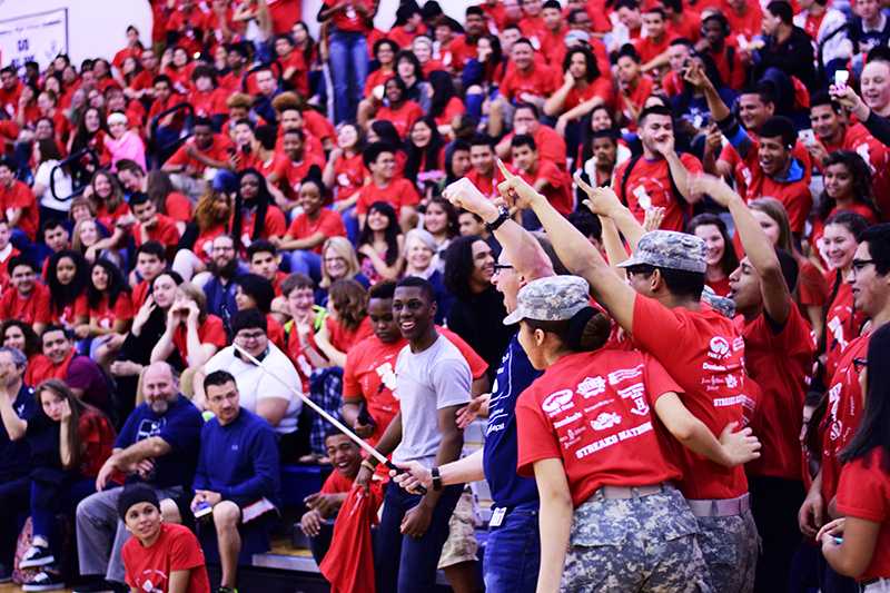 The+JROTC+and+senior+class+cheers+for+the+pep+rally.+