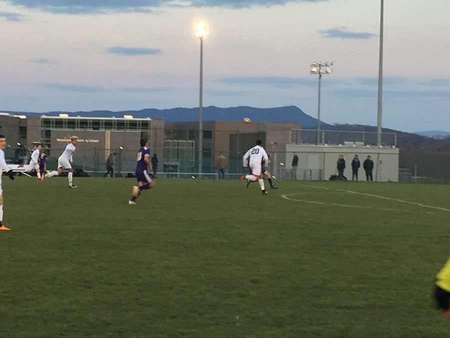 Waynesboro runes to get the ball.