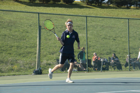 Streaks tennis beats Spotswood 8-1