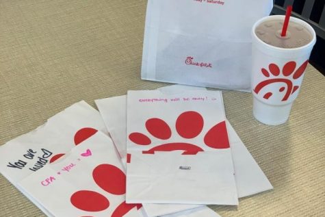 Chick-fil-A owner, Ashley Bellamy, has encouraged her employees to begin writing encouraging notes on all bags given to customers through the drive-thru window.