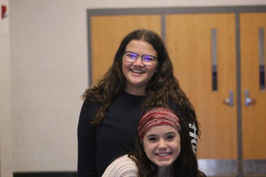 Freshmen Aurora Lindstrom and Bailey Pyles pose for a picture as best friends.
