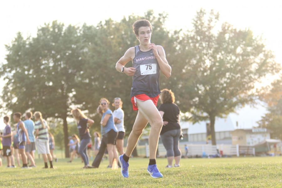 Beck runs to the finish line during one of his first races of his 2019-2020 season. 