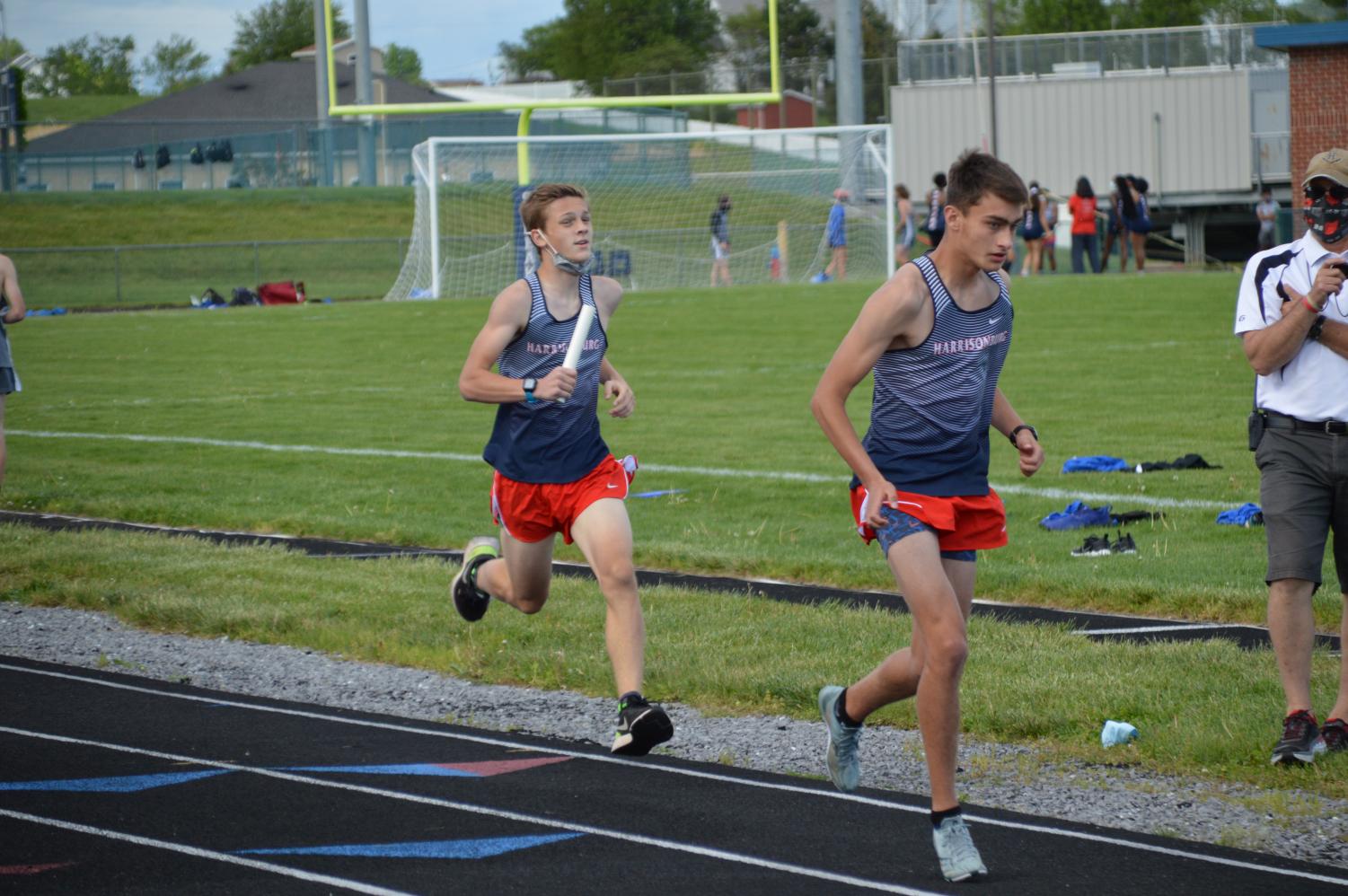 Students succeed in May 5 track meet – HHS Media