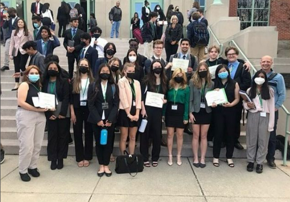 From March 25 to 26, the Model United Nations (MUN) team competed at the 24th Governor’s School Model UN Conference (GSMUN XXIV).