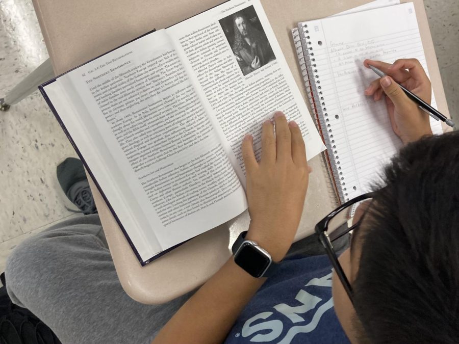 Sophomore Giovanni Sanchez-Garcia studies for his first AP European History test. The new grading policy helps him focus more on studying for tests than completing other work. I have been studying a lot for my upcoming tests, its been different this year [because] of the change,” Sanchez-Garcia said. 