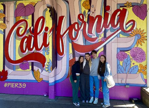 Seniors Riley Thompson, Kasey Thompson, Jolie Sallah and Silas Spears pose for a picture on a trip to San Francisco for a journalism convention. 