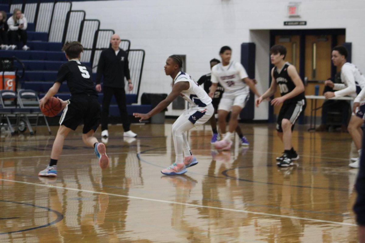 Freshman keyon Beyton prepares to defend. 