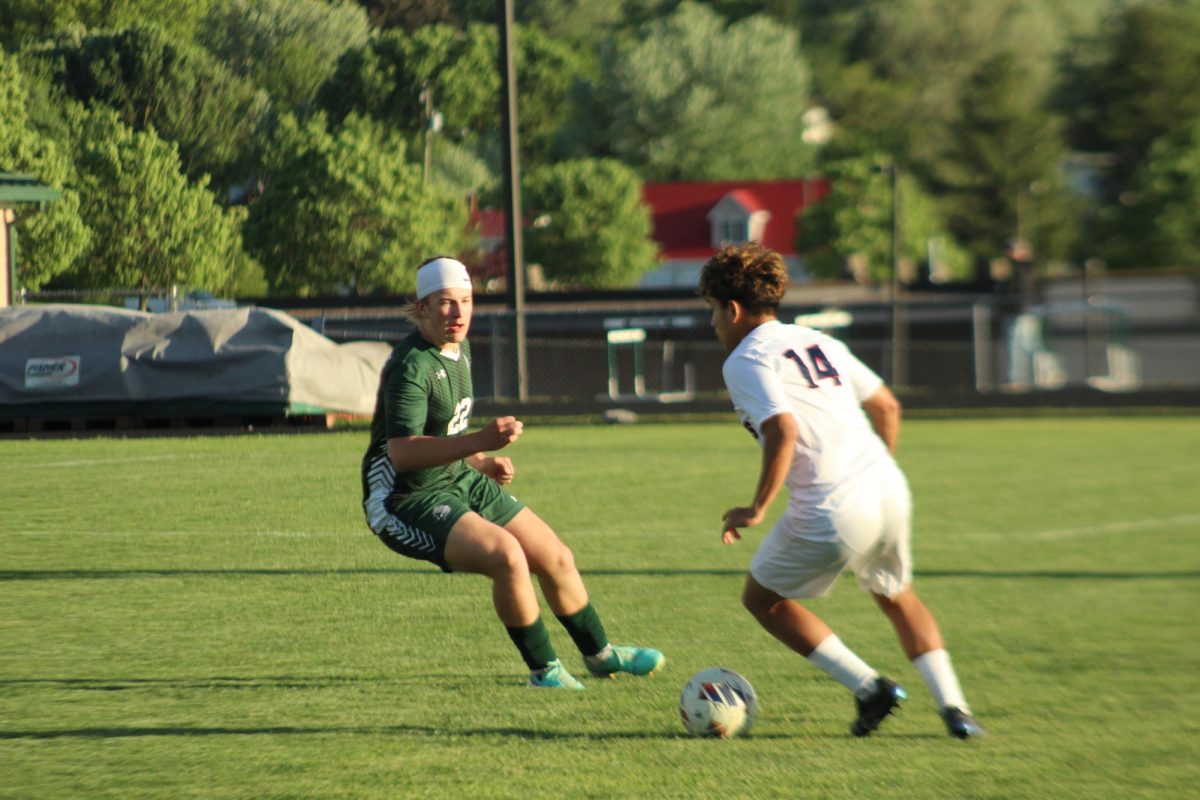Gio Anselmo cutting in making the defender change his body movement.