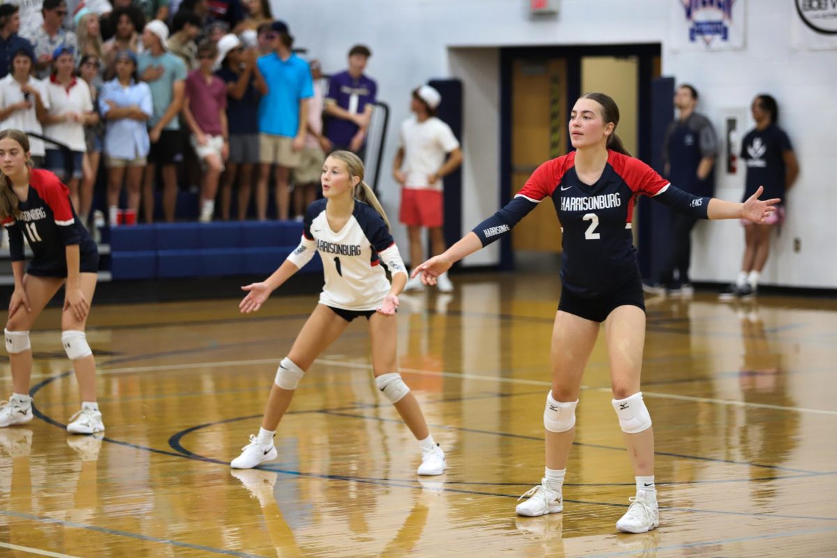 Senior Teagan Miller and sophomore Nora Von Rotz prepare to receive Staunton's serve.