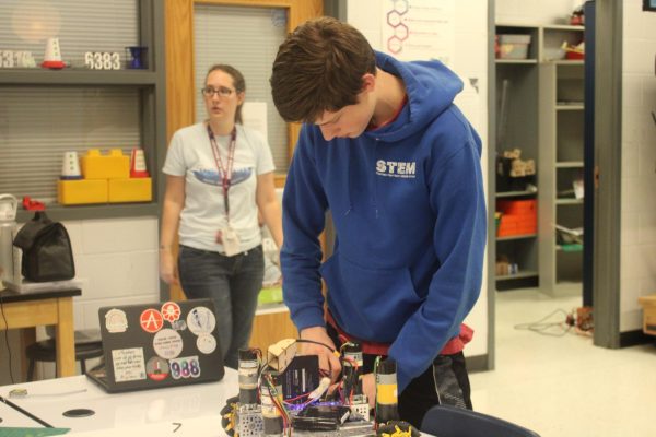 Watch as Sophomore Luke Snider builds a robot all by himself!