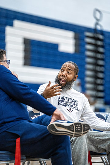 coach talks to Burly