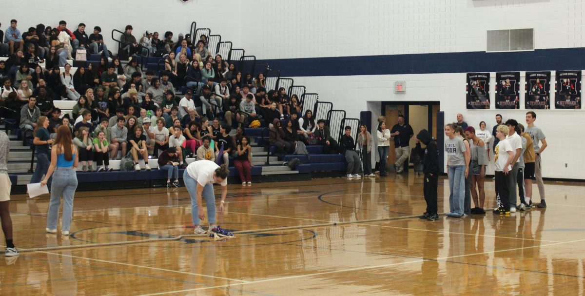 Following after the introductions of clubs and sports in the Pep Rally in Harrisonburg High, we began many activities. The first activity we began was “Tug of War.” This game needed to be against two classes, Sophomore, Freshman, Juniors, and Seniors. At the end Sophomores won both games although Juniors won the spirit stick at the end of the Pep Rally due to their loud chant.