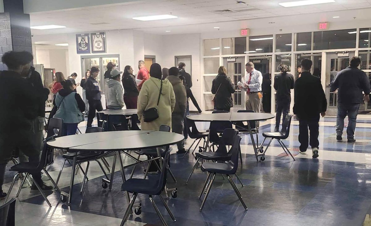 The presentation ended after a little while, and the spectators began to leave. The presentation lasted from 6:12-7:30 pm, and many students and parents were satisfied with the result.