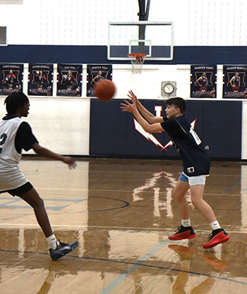 Wesley steller passing the ball to a teammate