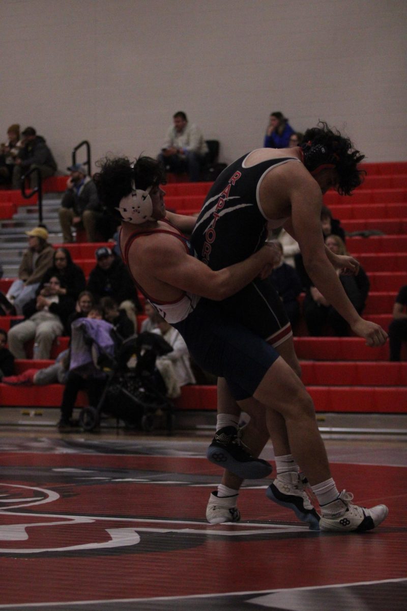 Enrique Hernandez lifting his opponent