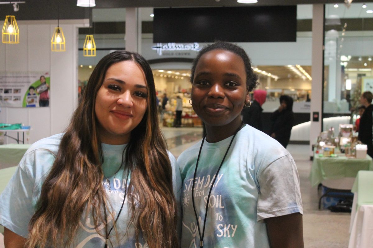 HHS and RHS students volunteer at STEM day