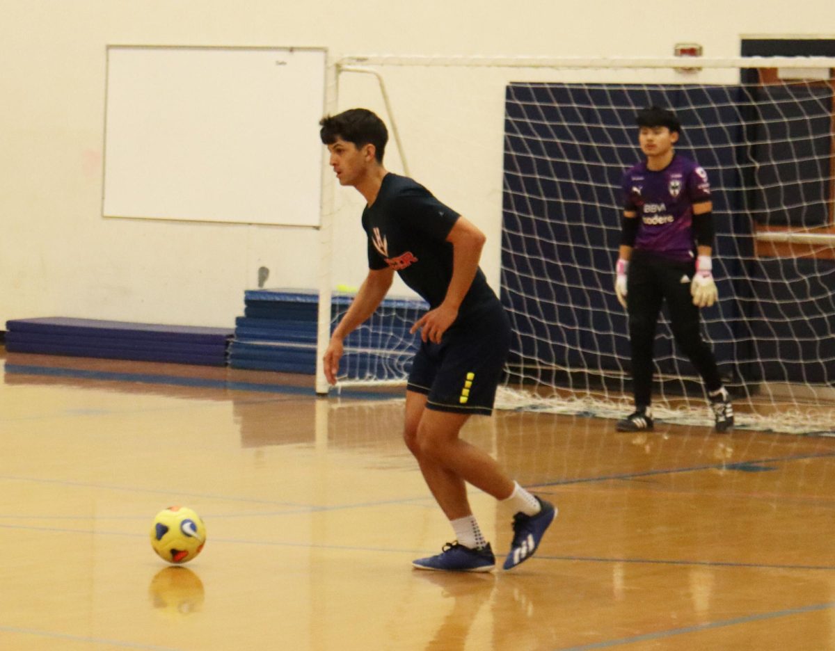Senior Miguel Osorto tries to pass after Rocktowns goal