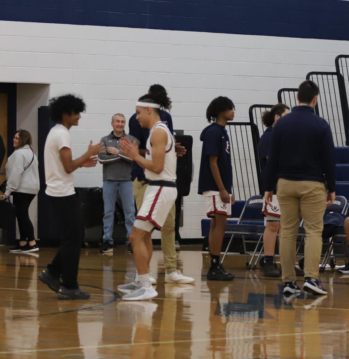 Valdivia getting ready to start the game 