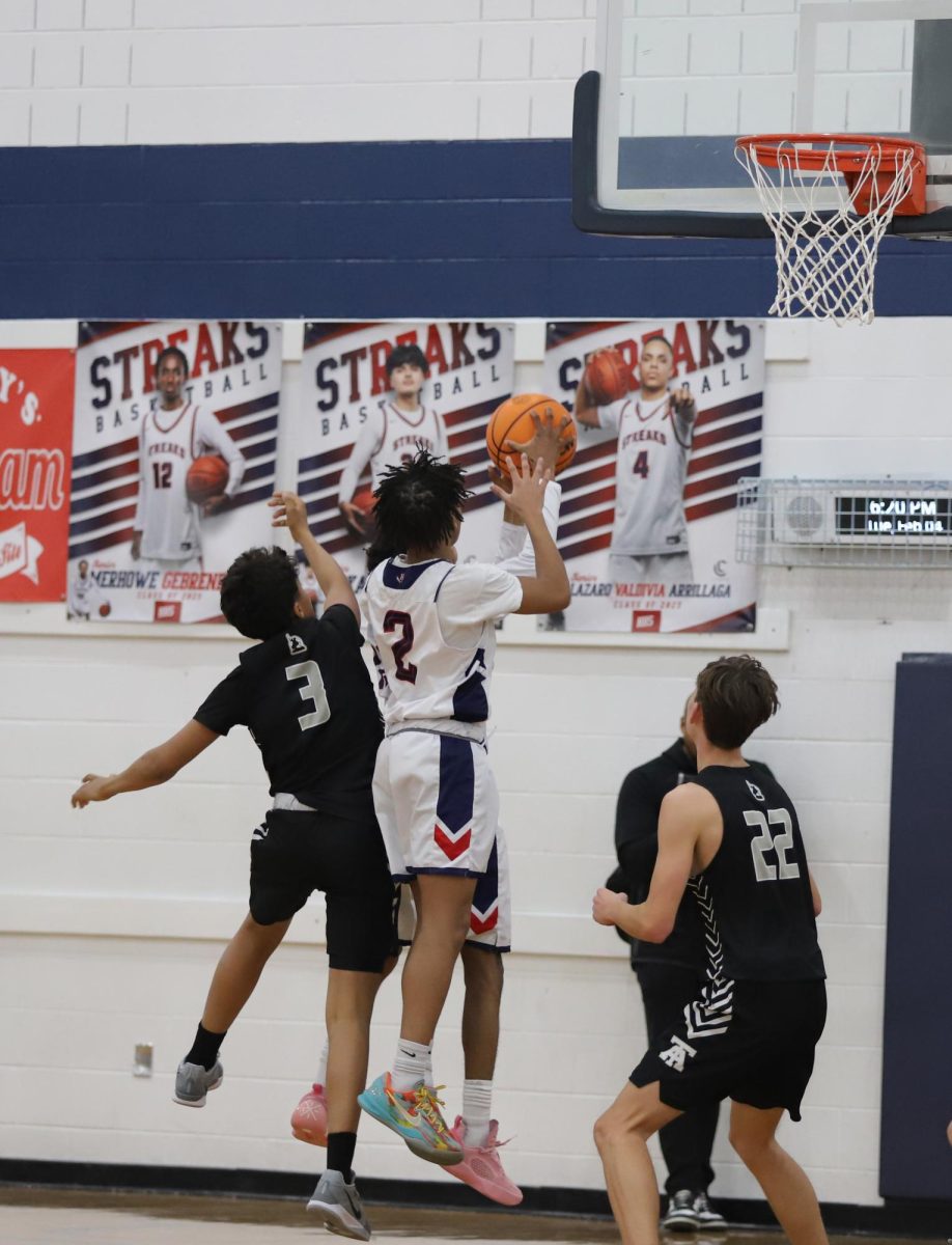 Jacquez Williams throwing the ball