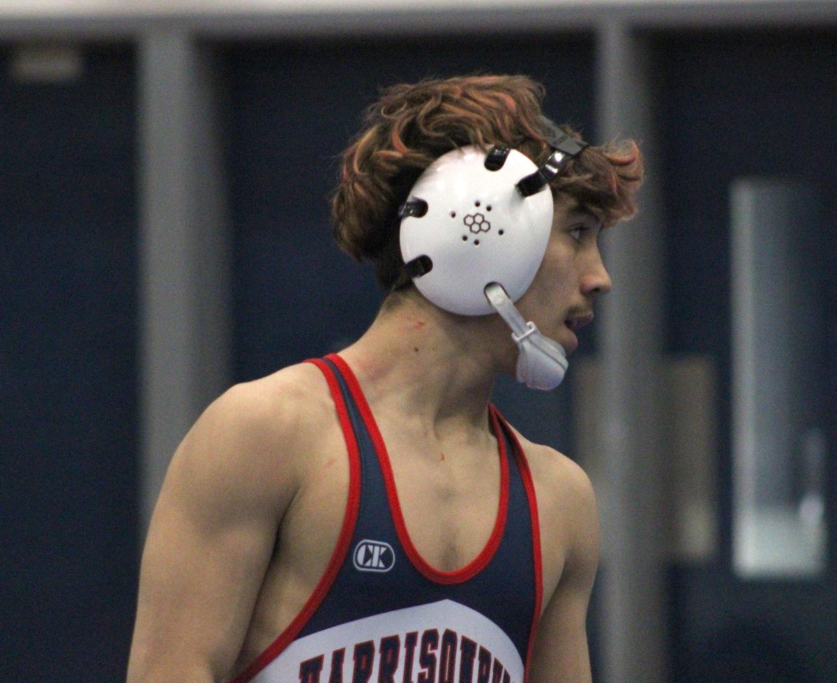 Senior Izaack Cruz Gonzalez prepares for the match