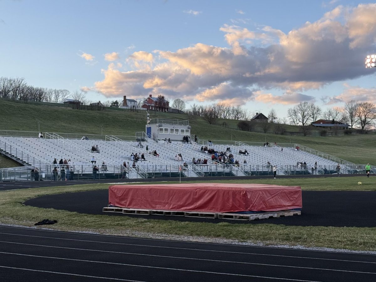 HHS bleacher shows support to team