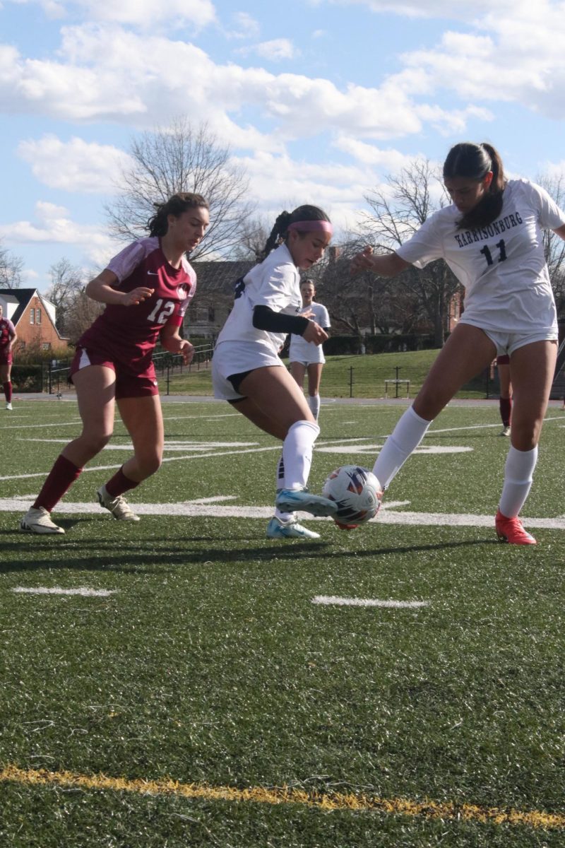 Emma Rodriguez stealing ball from the judges