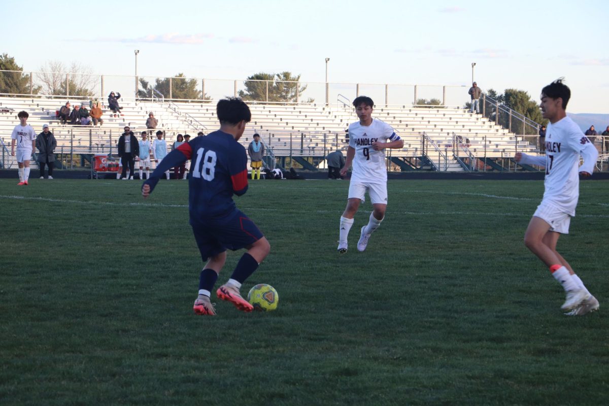 Josue Sontay dribbling the ball