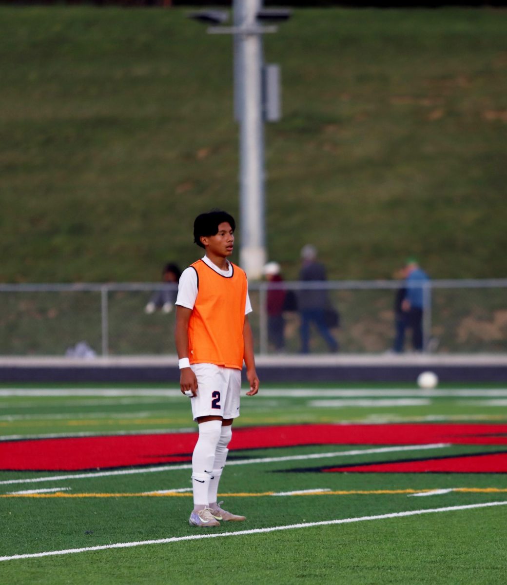 Freshman Andy Mendoza Flores waiting for the ball 