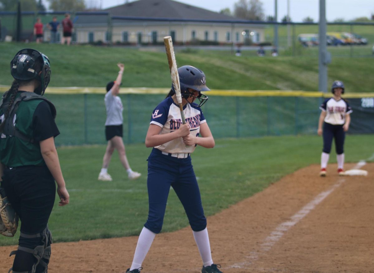 Kamila Cruz Cruz steps up to bat