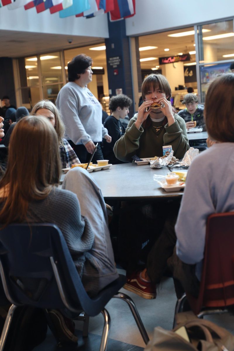Students eating lunch.