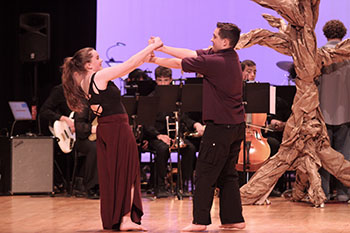 HHS Fine art students having fun dancing together.