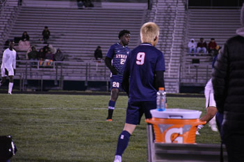 Junior Edi Rattana and Prince Mukambriwa looking for opportunities to attack.