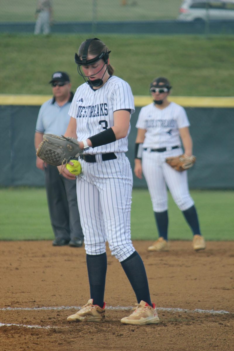 Delaney Dayton's pitch mix was untouchable—fastballs up, drops low, and everything in between. She’s a master at work. The Blue Streaks dominate with her on the mound.