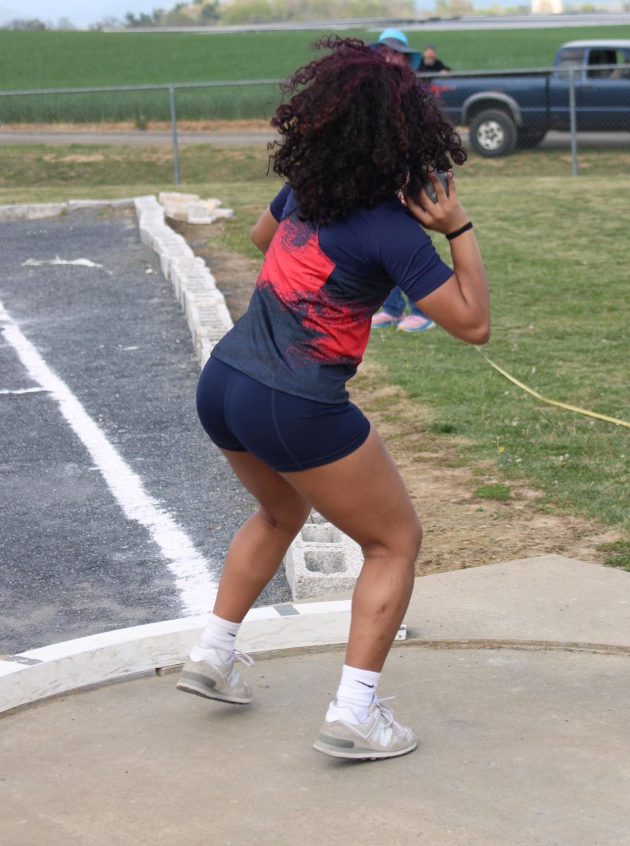 Alyse Sheffey is competing in her 2nd meet. She has been injured and came back and threw 29'ft. She's just getting started in shotput and has been improving since.