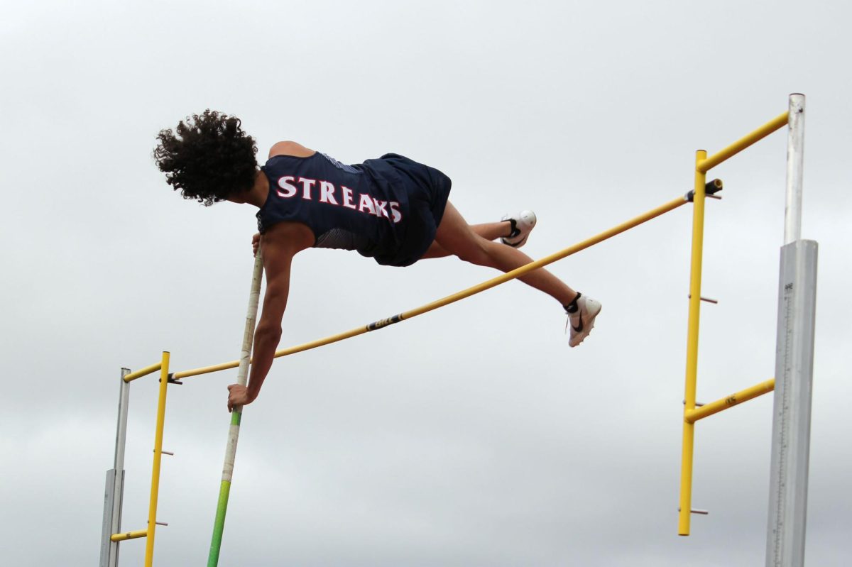 Zion Hunter turning over the bar.