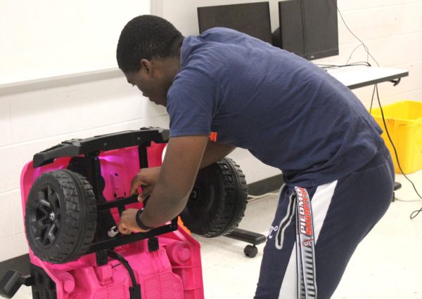 DE Engineering makes RC cars