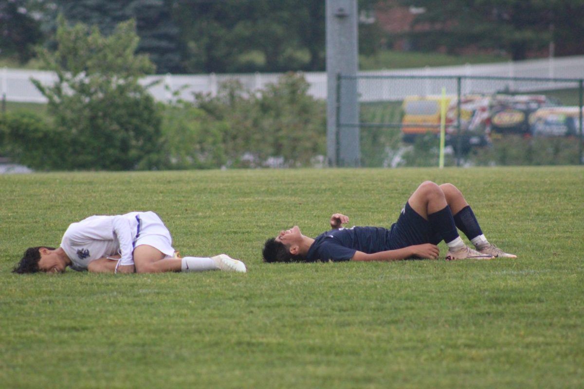 Players from both teams get injured.