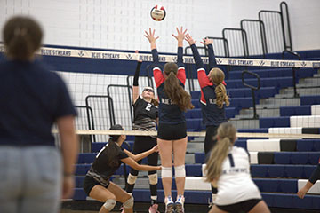 Harrisonburg vs Turner Ashby Varsity Volleyball 9/25