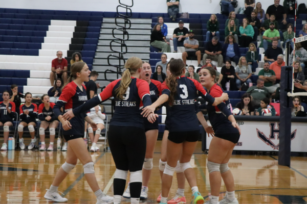 Varsity Volleyball falls to Broadway 3-1