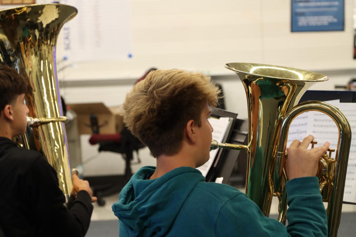 Band class prepares for fall concert