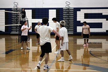 The Seniors warming up before the match against the Freshmans.